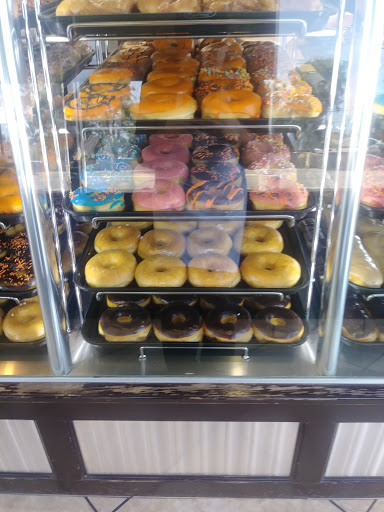 Donut Shop «Yum Yum Donuts», reviews and photos, 12821 Valley View Ave, La Mirada, CA 90638, USA