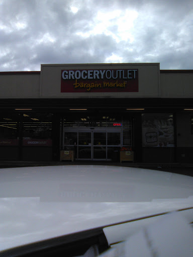 Grocery Store «Grocery Outlet Bargain Market», reviews and photos, 2540 S Santiam Hwy, Lebanon, OR 97355, USA