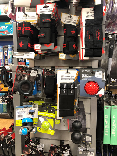 Sporting Goods Store «Big 5 Sporting Goods», reviews and photos, 510 N Victory Blvd, Burbank, CA 91502, USA