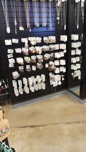 Clothing Store «rue21», reviews and photos, 3404 Fairlane Dr, Allen Park, MI 48101, USA