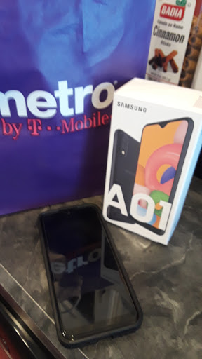 Cell Phone Store «MetroPCS Authorized Dealer», reviews and photos, 968 SW Bayshore Blvd, Port St Lucie, FL 34983, USA