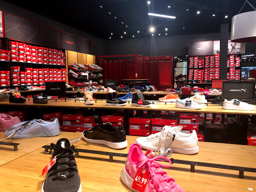 Shopping Mall «Fashion Outlets of Niagara Falls USA», reviews and photos, 1900 Military Rd, Niagara Falls, NY 14304, USA