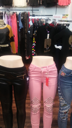 Beauty Supply Store «Sistar Beauty», reviews and photos, 8900 S Lafayette Ave, Chicago, IL 60620, USA