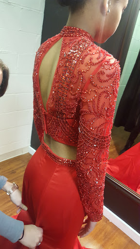 Bridal Shop «Regiss Bridal & Prom - Louisville», reviews and photos, 4216 Outer Loop, Louisville, KY 40219, USA
