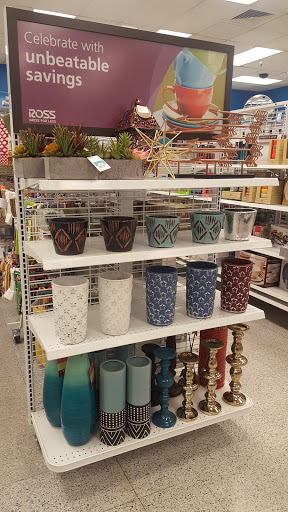 Clothing Store «Ross Dress for Less», reviews and photos, 2676 Homestead Rd, Santa Clara, CA 95051, USA