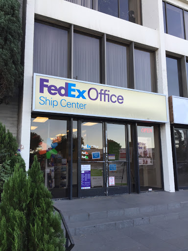 FedEx Office Ship Center, 15720 Ventura Blvd Suite 102, Encino, CA 91436, USA, 