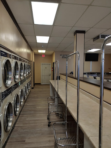 Laundry Service «Thornton Plaza Cleaners and Laundromat», reviews and photos, 9303 Thornton Rd e, Stockton, CA 95209, USA