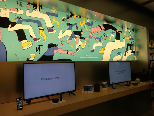 Computer Store «Apple Somerset», reviews and photos, 2800 W Big Beaver Rd, Troy, MI 48084, USA