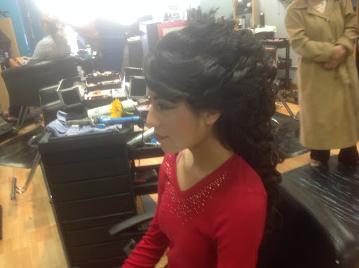 Hair Salon «Luna Beauty Salon», reviews and photos, 3474 South 13th Street, Milwaukee, WI 53215, USA