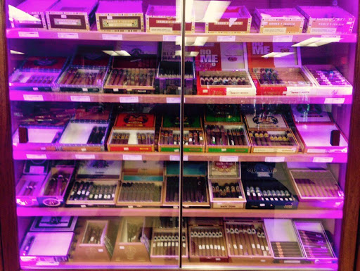 Cigar Shop «Park Avenue Smoke Shop», reviews and photos, 194 Park Ave, Worcester, MA 01609, USA