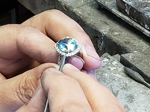 Jewelry Store «Aesthetics In Jewelry», reviews and photos, 410 W Chestnut St, Louisville, KY 40202, USA