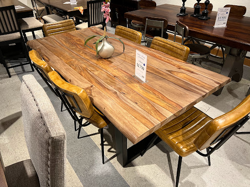 Furniture Store «Mor Furniture for Less | Lynnwood», reviews and photos, 4029 Alderwood Mall Blvd, Lynnwood, WA 98036, USA