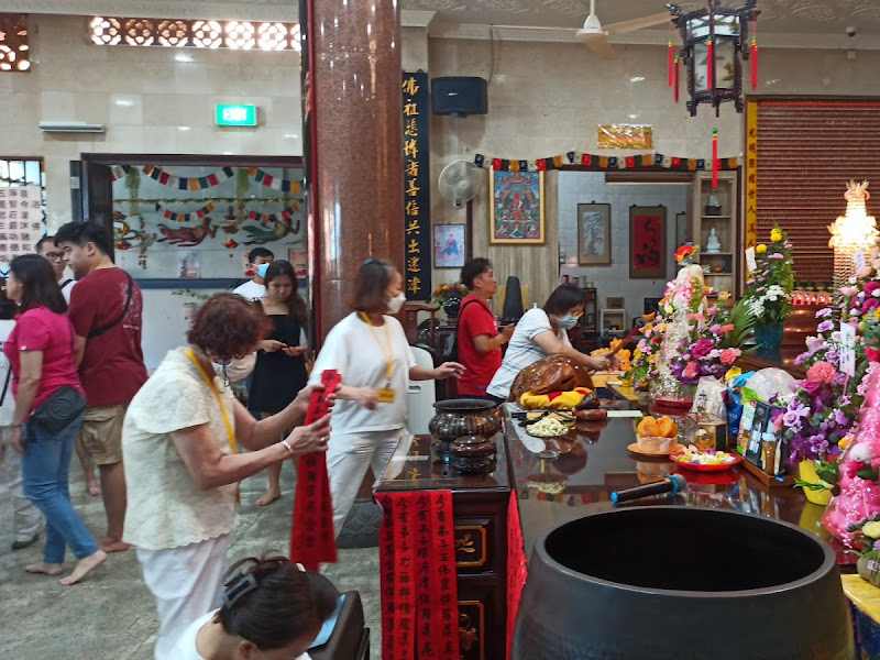 Nan Hai Fei Lai Temple