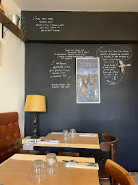 Atmosphère du Restaurant Café de la Mairie / L'âme véritable à Orry-la-ville - n°2