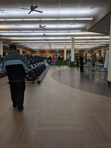 Gym «LA Fitness», reviews and photos, 455 Park Ave, Lindenhurst, NY 11757, USA