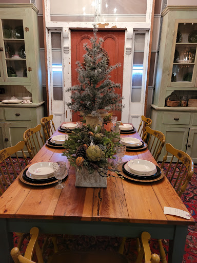 Antique Furniture Store «Hip and Humble», reviews and photos, 401 E Main St, Berryville, VA 22611, USA