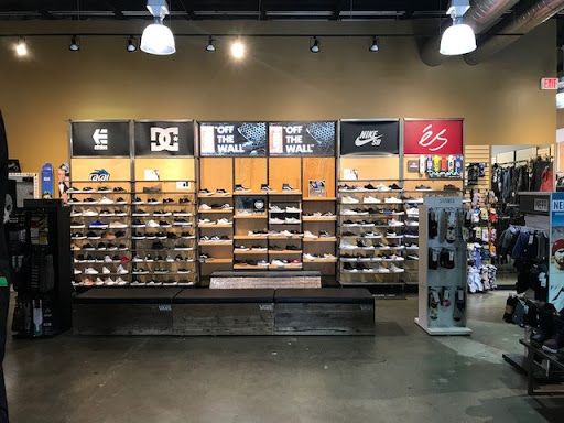 Clothing Store «Active Ride Shop», reviews and photos, 24175 Magic Mountain Pkwy, Valencia, CA 91355, USA