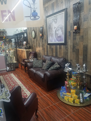Home Goods Store «Puffys Smoke Shop», reviews and photos, 621 S Collins St, Plant City, FL 33563, USA