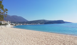 Himara Beach'in fotoğrafı geniş ile birlikte