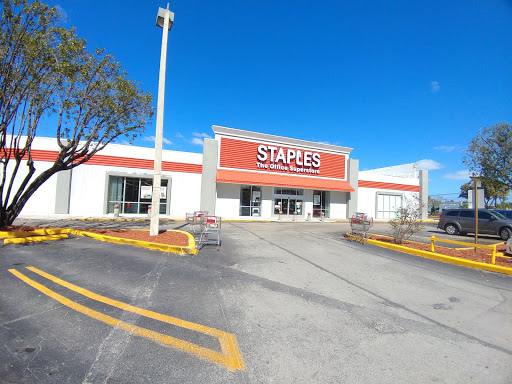 Office Supply Store «Staples», reviews and photos, 2120 SW 32nd Ave, Coral Gables, FL 33145, USA