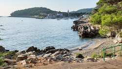 Plaza Sv. Martin'in fotoğrafı küçük koy ile birlikte