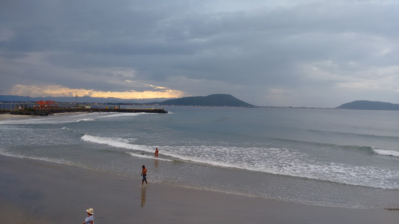 Fotografie cu Plaja Molhe - locul popular printre cunoscătorii de relaxare