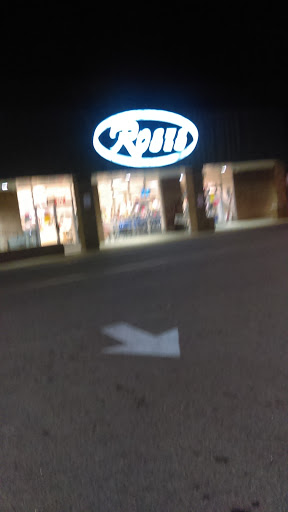 Roses, 853 Chimney Hill Ct, Virginia Beach, VA 23452, USA, 