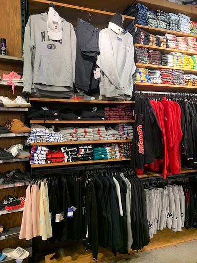 Clothing Store «Zumiez», reviews and photos, 30001 White Bear Ave #2012, Maplewood, MN 55109, USA