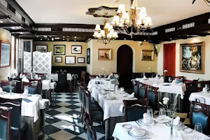 Restaurante Los Portales image