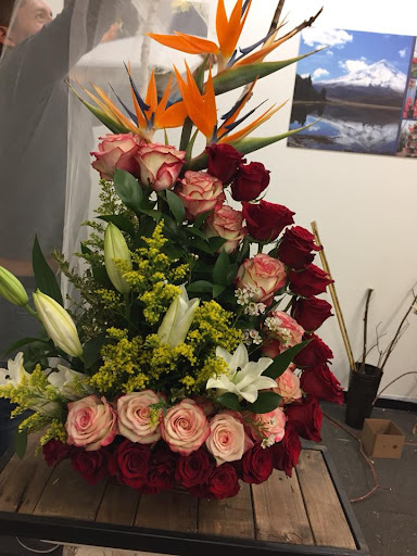 Florist «Hills Floral», reviews and photos, 1166 S Robert St, West St Paul, MN 55118, USA
