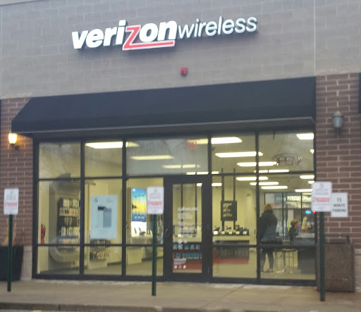 Cell Phone Store «GoWireless Verizon Authorized Retailer», reviews and photos, 127 N Milwaukee Ave, Libertyville, IL 60048, USA