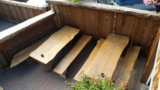 Bar & Grill «Snug Harbor Bar and Grill», reviews and photos, 5001 SW Hwy 101, Lincoln City, OR 97367, USA