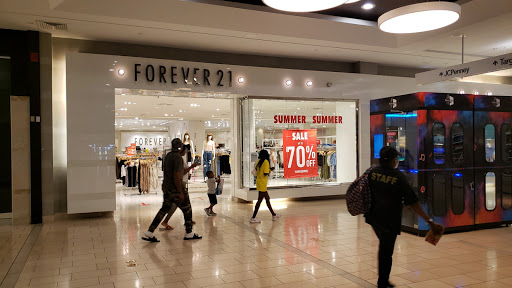 Clothing Store «Forever 21», reviews and photos, 5065 Main St, Trumbull, CT 06611, USA