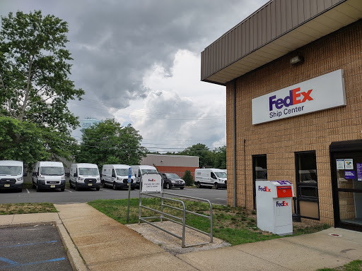Shipping and Mailing Service «FedEx Ship Center», reviews and photos, 1000 Bennett Blvd, Lakewood, NJ 08701, USA