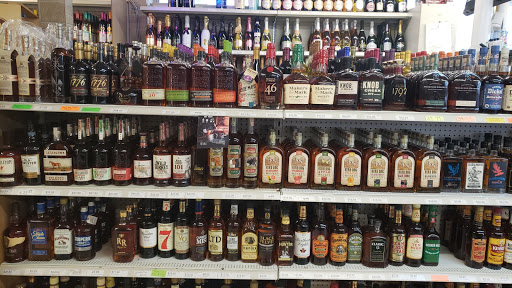 Liquor Store «Gate Six Liquor Store», reviews and photos, 15158 Fort Campbell Blvd, Oak Grove, KY 42262, USA