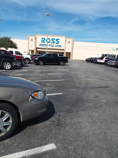 Clothing Store «Ross Dress for Less», reviews and photos, 1001 S Interstate 35 East Service Rd, DeSoto, TX 75115, USA