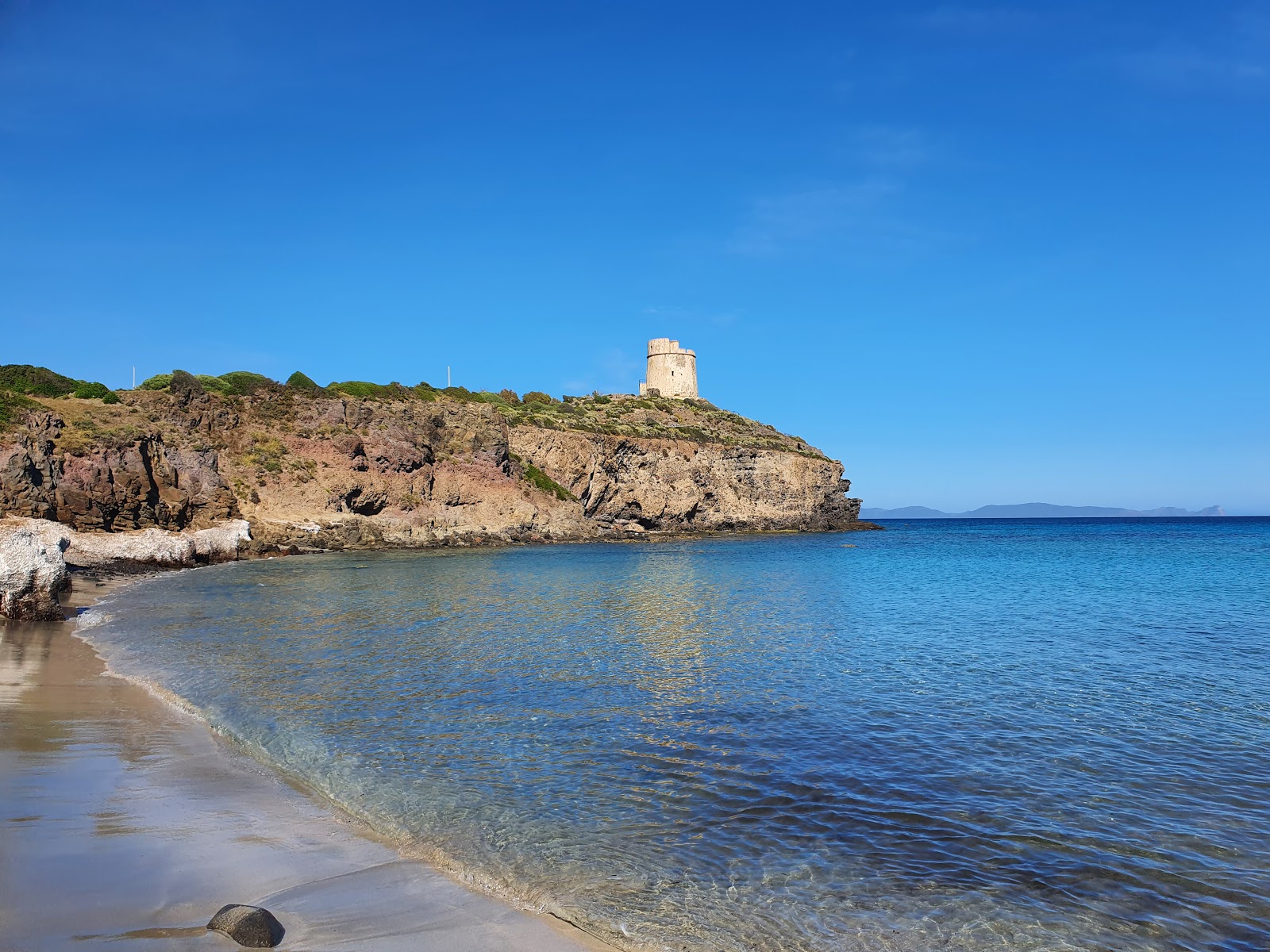 Foto von Turri Beach mit geräumige bucht