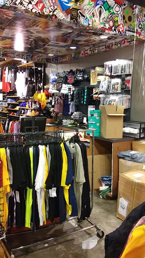 Clothing Store «Zumiez», reviews and photos, 3401 Dale Rd #247b, Modesto, CA 95356, USA