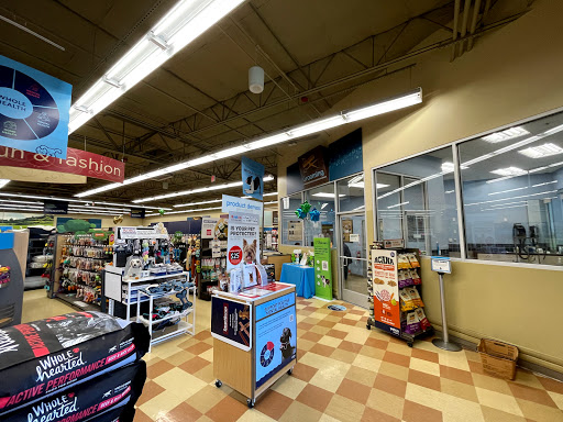 Pet Supply Store «Petco Animal Supplies», reviews and photos, 1619 SE Ensign Ln, Warrenton, OR 97146, USA
