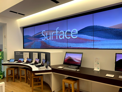 Computer Store «Microsoft Store - International Plaza», reviews and photos, 2223 N Westshore Blvd, Tampa, FL 33607, USA