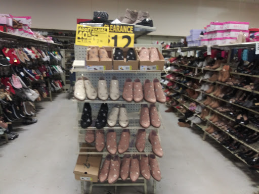 Discount Store «Roses», reviews and photos, 501 Adams Ave, Philadelphia, PA 19120, USA