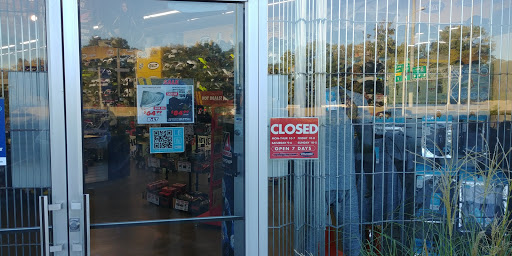 Motorcycle Parts Store «Cycle Gear», reviews and photos, 9128 Marshall Dr, Lenexa, KS 66215, USA