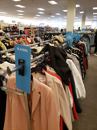 Department Store «Nordstrom Rack», reviews and photos, 17200 Southcenter Pkwy, Tukwila, WA 98188, USA