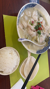 Soupe de poulet du Restaurant chinois Yummy Noodles 渔米酸菜鱼 川菜 à Paris - n°8