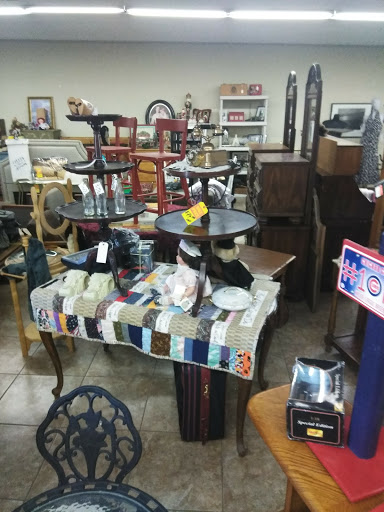 High Desert Pickers / Antique Vintage Furniture Shabby Restoration Estate & Moving Sale