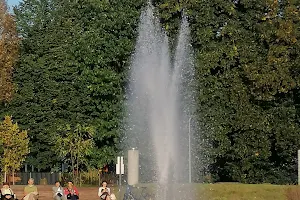Multimedialne fontanny w Parku Szymańskiego image