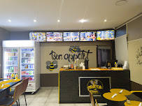 Atmosphère du Restaurant halal Maya food 73 ( crêpe burgers chesse nann halal) à Aix-les-Bains - n°6