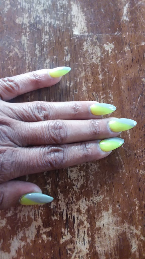Tiffanys Nail 27052