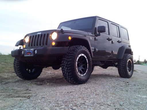 Tire Shop «Discount Tire Store - Roanoke, TX», reviews and photos, 1330 US-377, Roanoke, TX 76262, USA