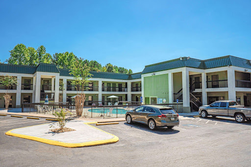 Quality Inn & Suites near Six Flags - Austell image 1